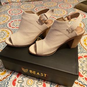 Women’s size 9 tan wedge